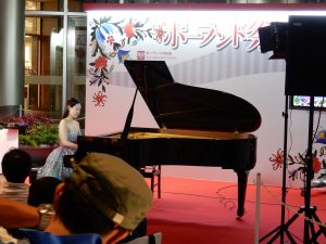 ポーランド,六本木,ショパン,陶器,ポーランド祭り,琥珀,コハク,ガラス細工,ファーマー,Pianoforte Japan,ポーランド大使館,マズルカ,ザムコヴェ