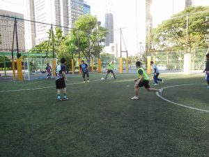 運動靴さえあれば気軽に参加できる