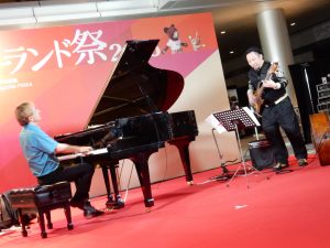 ポーランド,六本木,ポーランド祭り,はちみつ,蜂蜜,スモック　バベルスキ,ポーランド料理,キャスト　ジャパン,マワポルスカ,ピアノフォルテ　ジャパン,クリヤ　マコト,マルツェリナ